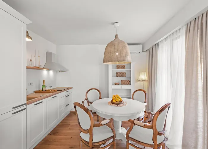 City Pearl Apartment Rea